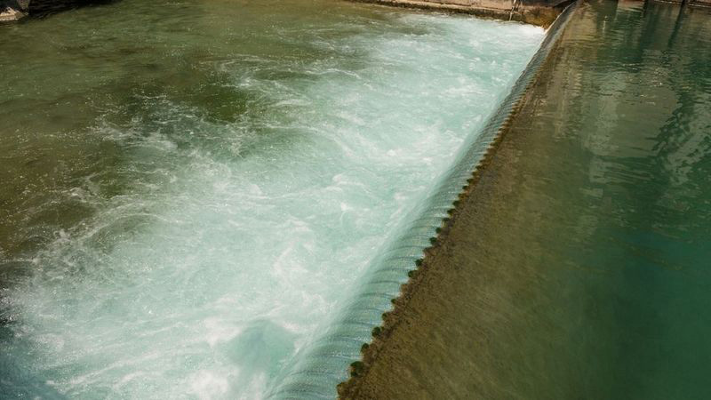 生物曝氣池起泡原因是什么，什么方法可以消除泡沫？